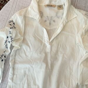 Gauzy 100% Cotton blouse. Size medium